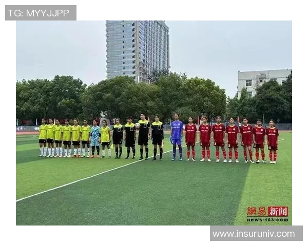 足球之楚歌：在绿茵场上追寻梦想与荣耀的心灵独白